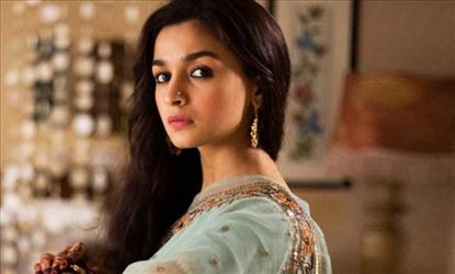 নিরাপত্তারক্ষীদের উপর চেঁচালেন আলিয়া, দেখুন ভিডিও
